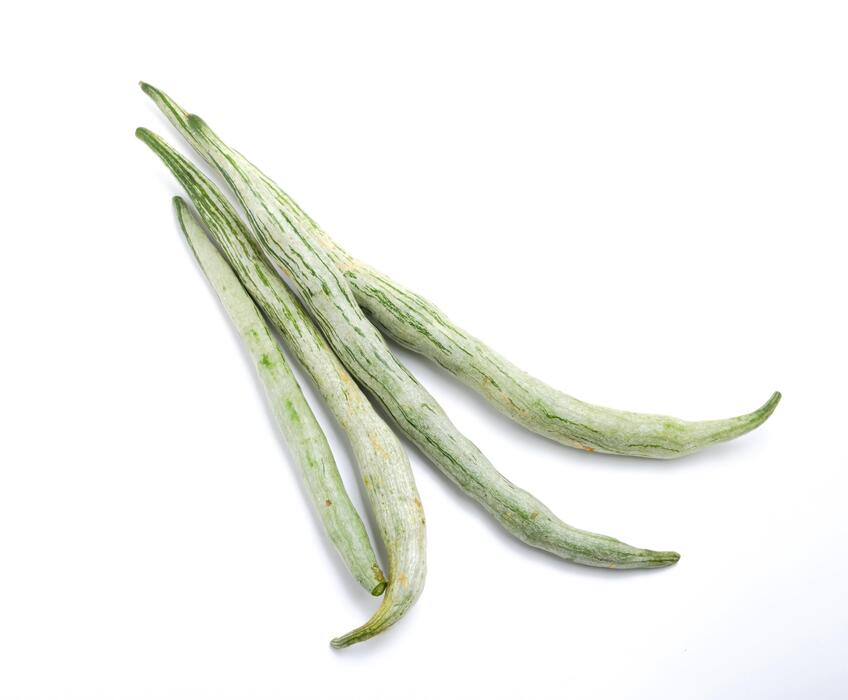 Podalangai - Snake Gourd (Long)